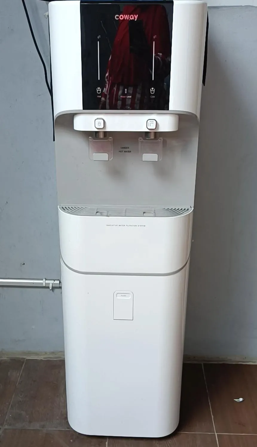 Mesin isi ulang air minum